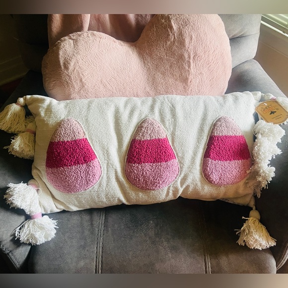 NEW HTF Halloween 2023 Three PINK 🩷 Candy Corn Tufted Tassel Pillow TikTok - Picture 1 of 6